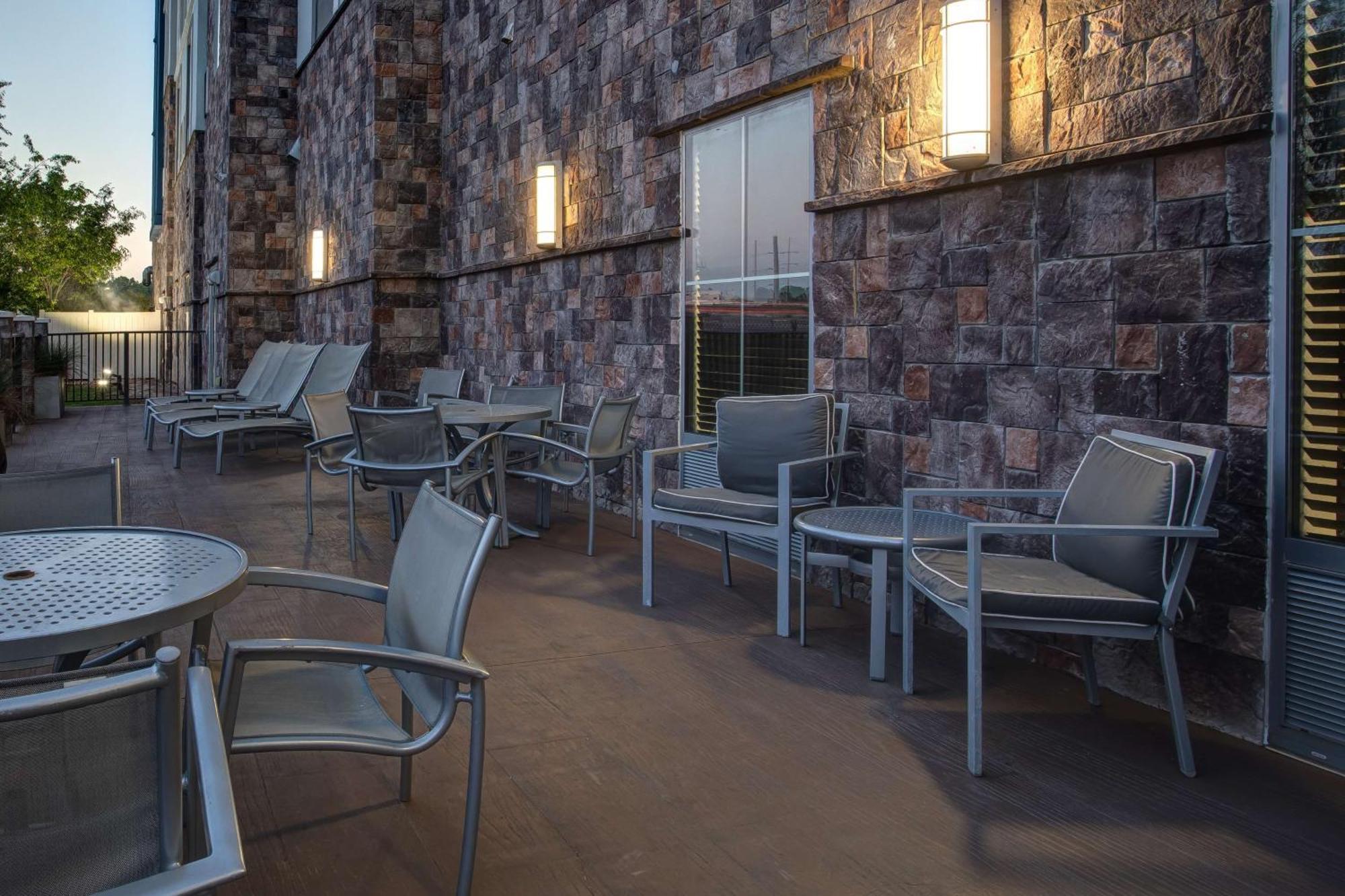 Hampton Inn & Suites Columbia/Southeast-Fort Jackson Экстерьер фото