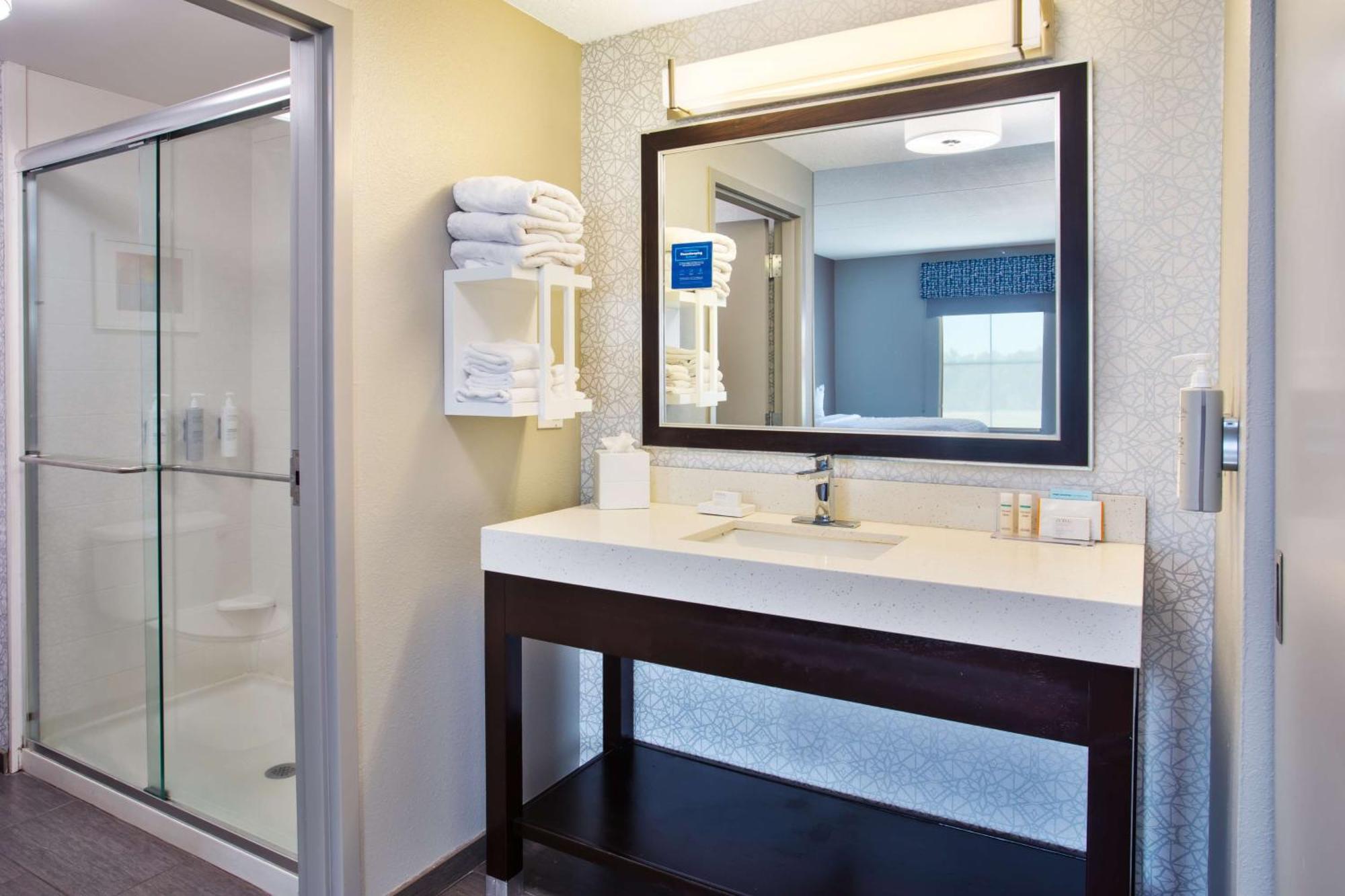 Hampton Inn & Suites Columbia/Southeast-Fort Jackson Экстерьер фото