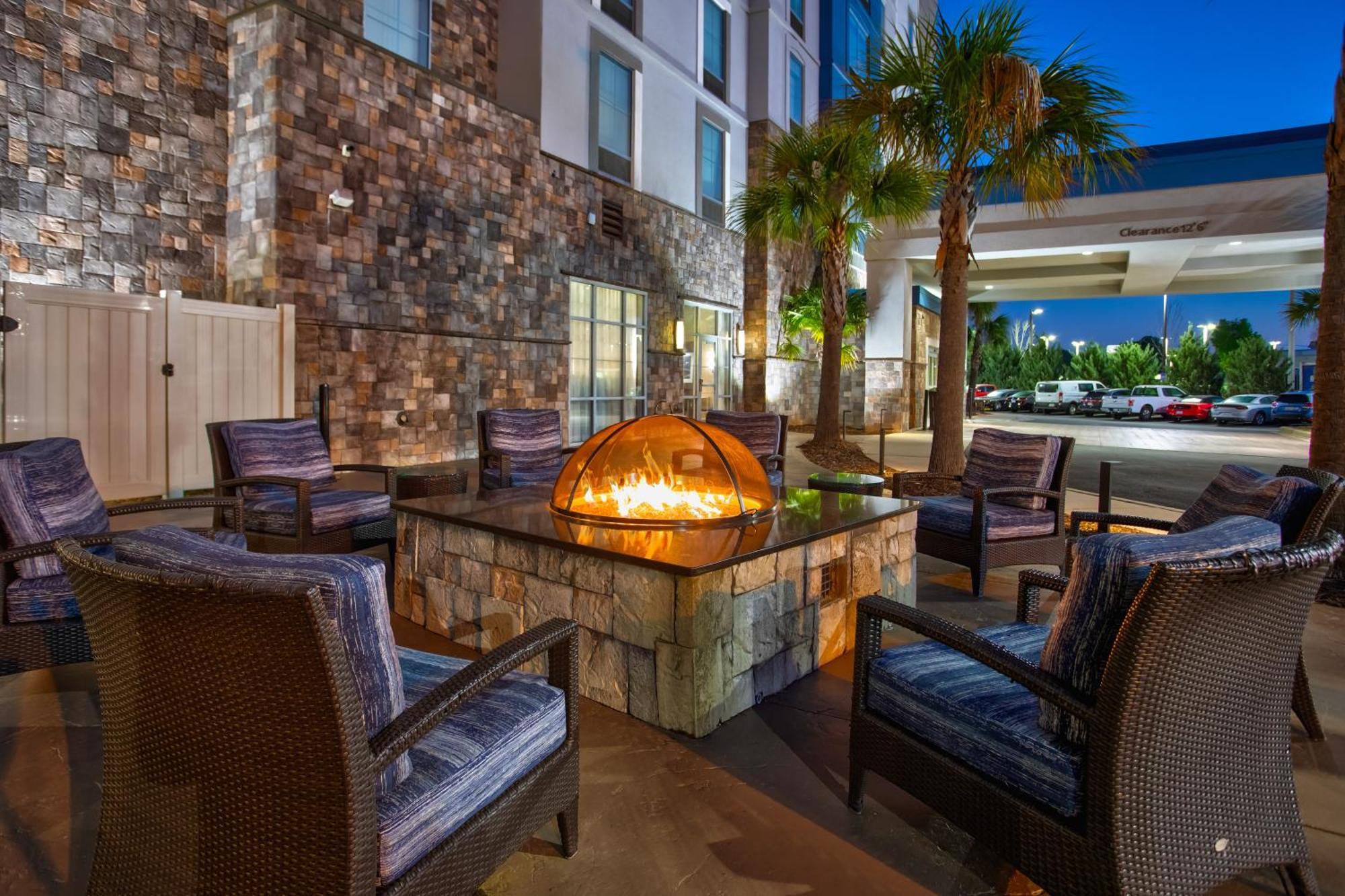 Hampton Inn & Suites Columbia/Southeast-Fort Jackson Экстерьер фото